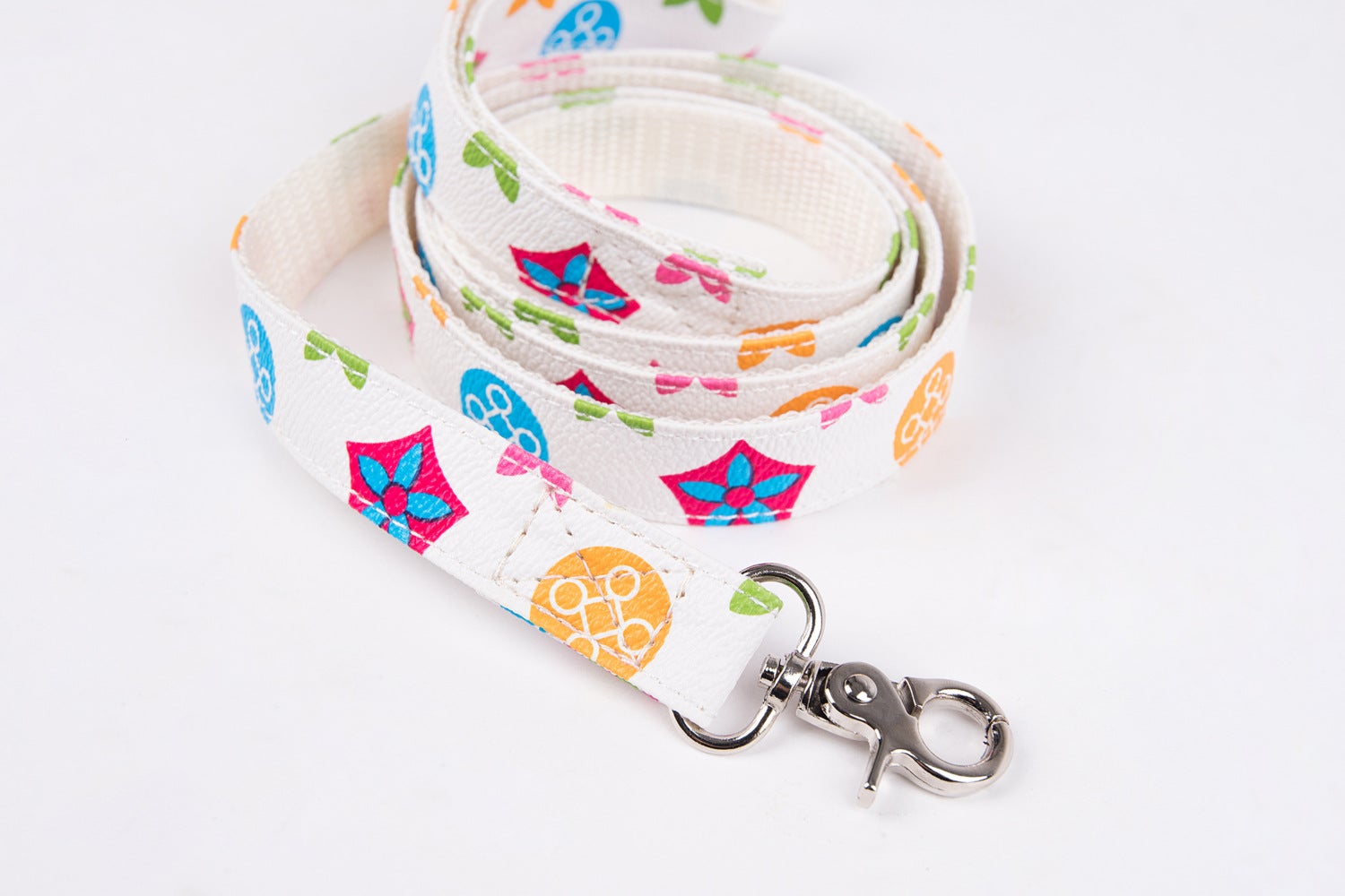 WHITE FLORAL HARNESS & LEASH  SET SMALL BREED DOGS